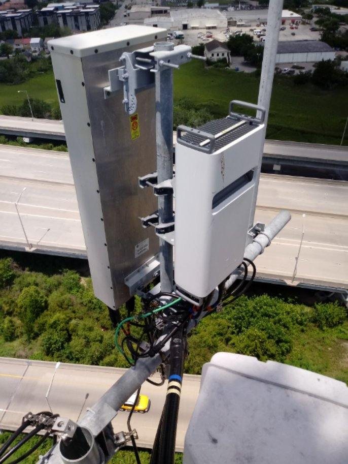 Hampton Park antenna and radio group photographed from the tower